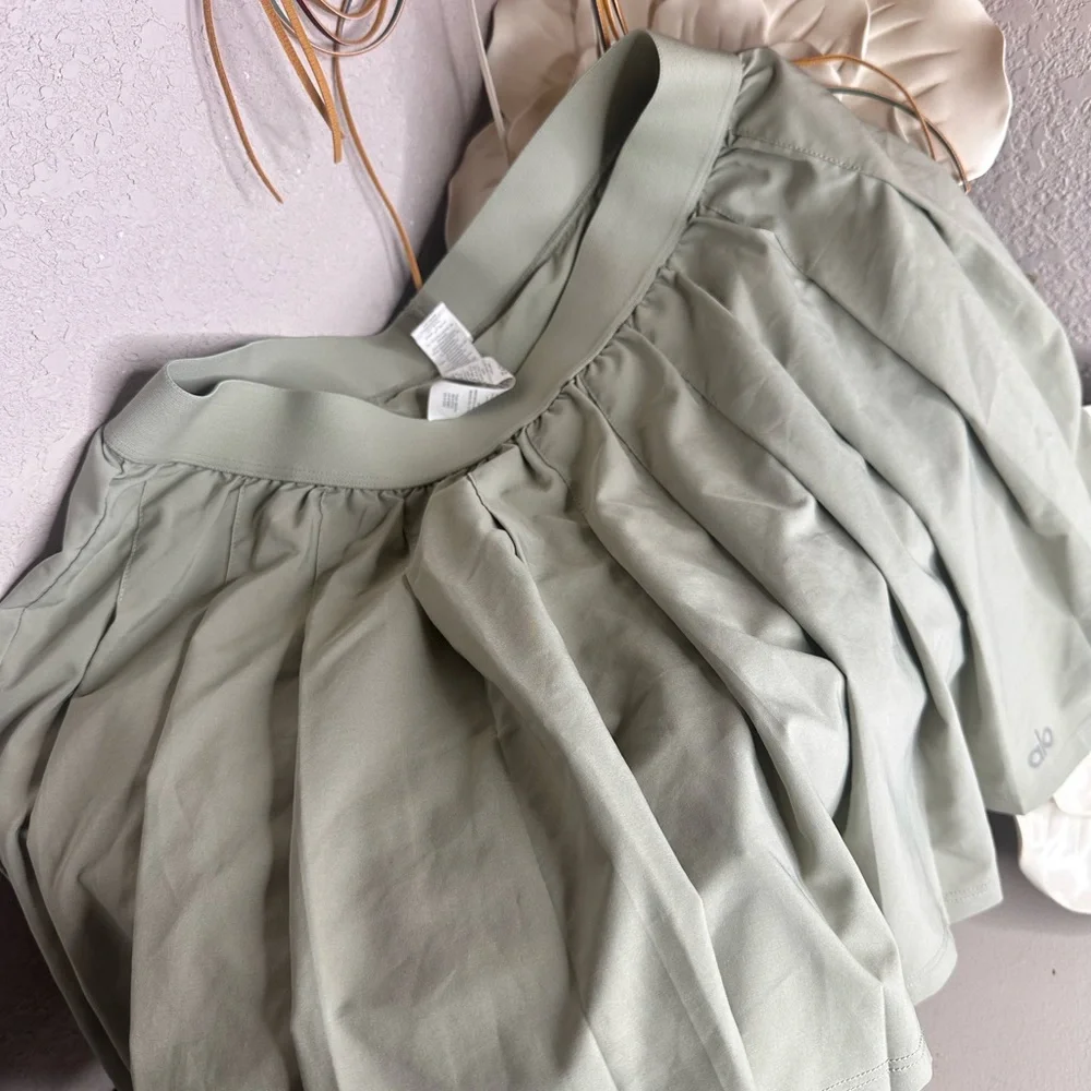 ALO Yoga Varsity Tennis Skirt • Limestone Green • Sz M